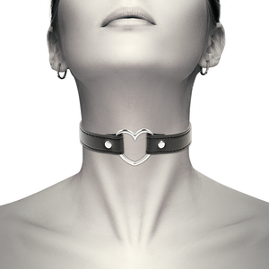 COQUETTE CHIC DESIRE - COLLAR DE CUERO VEGANO CON CORAZÓN ACCESORIO PARA MUJER